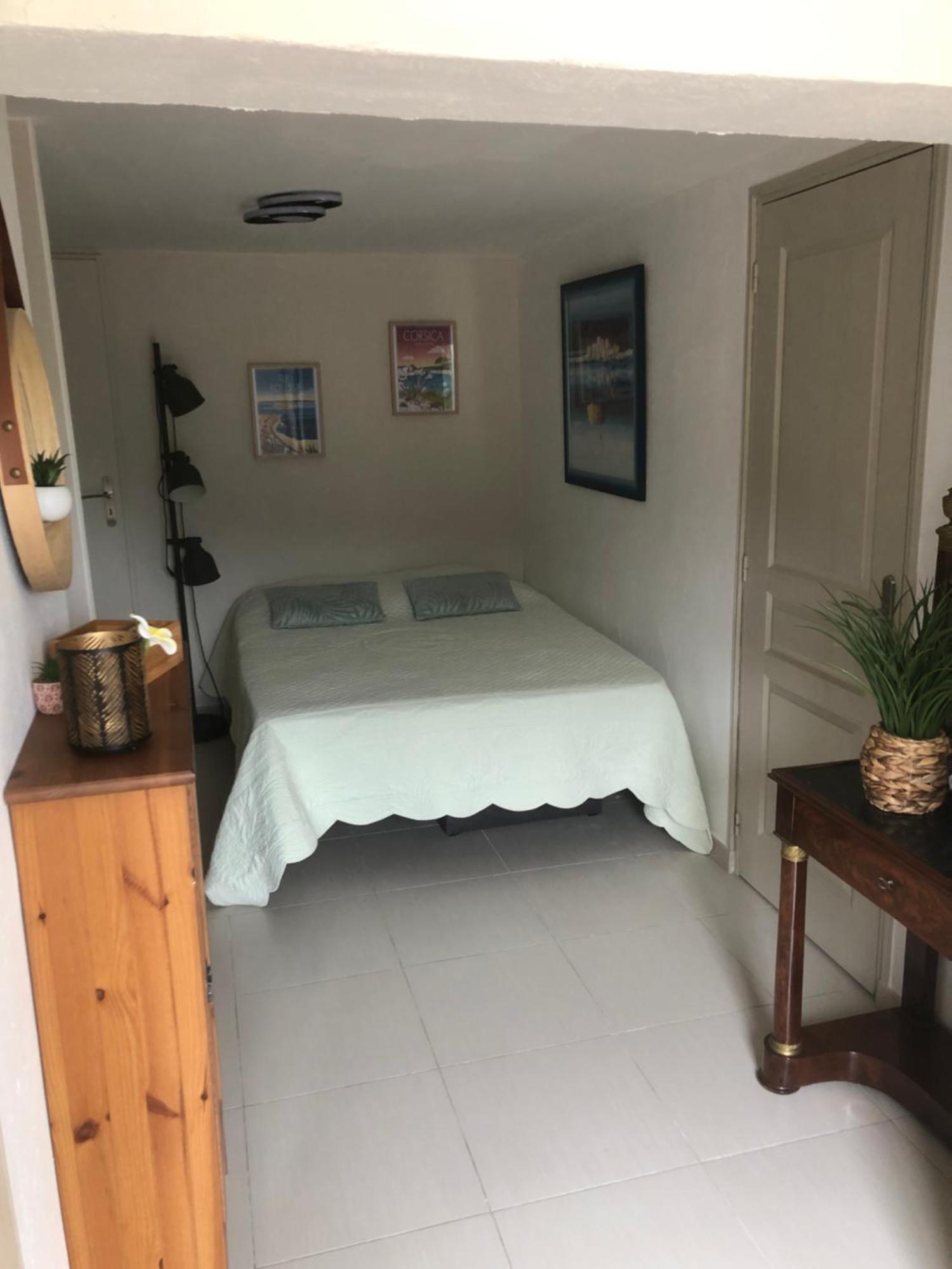 Appartement Dans La Colline Belgentier Kültér fotó