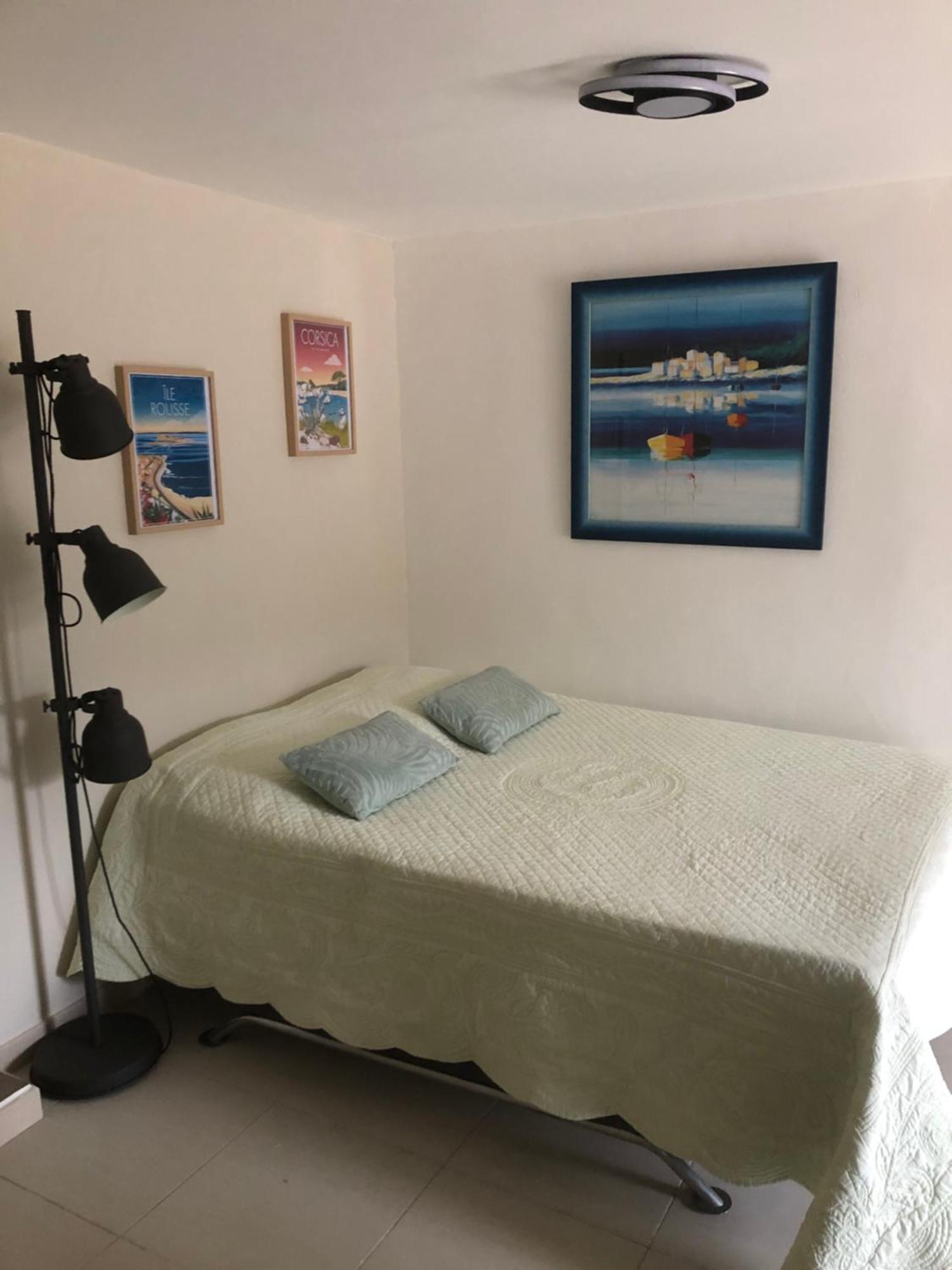 Appartement Dans La Colline Belgentier Kültér fotó