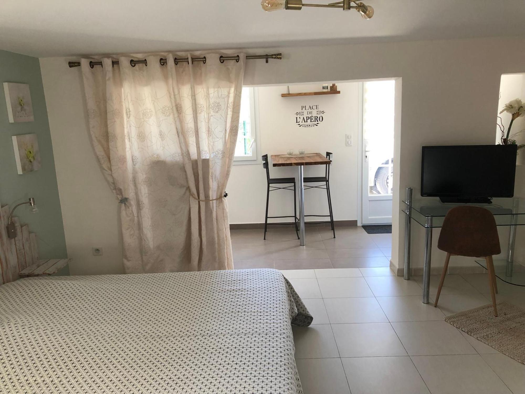 Appartement Dans La Colline Belgentier Kültér fotó