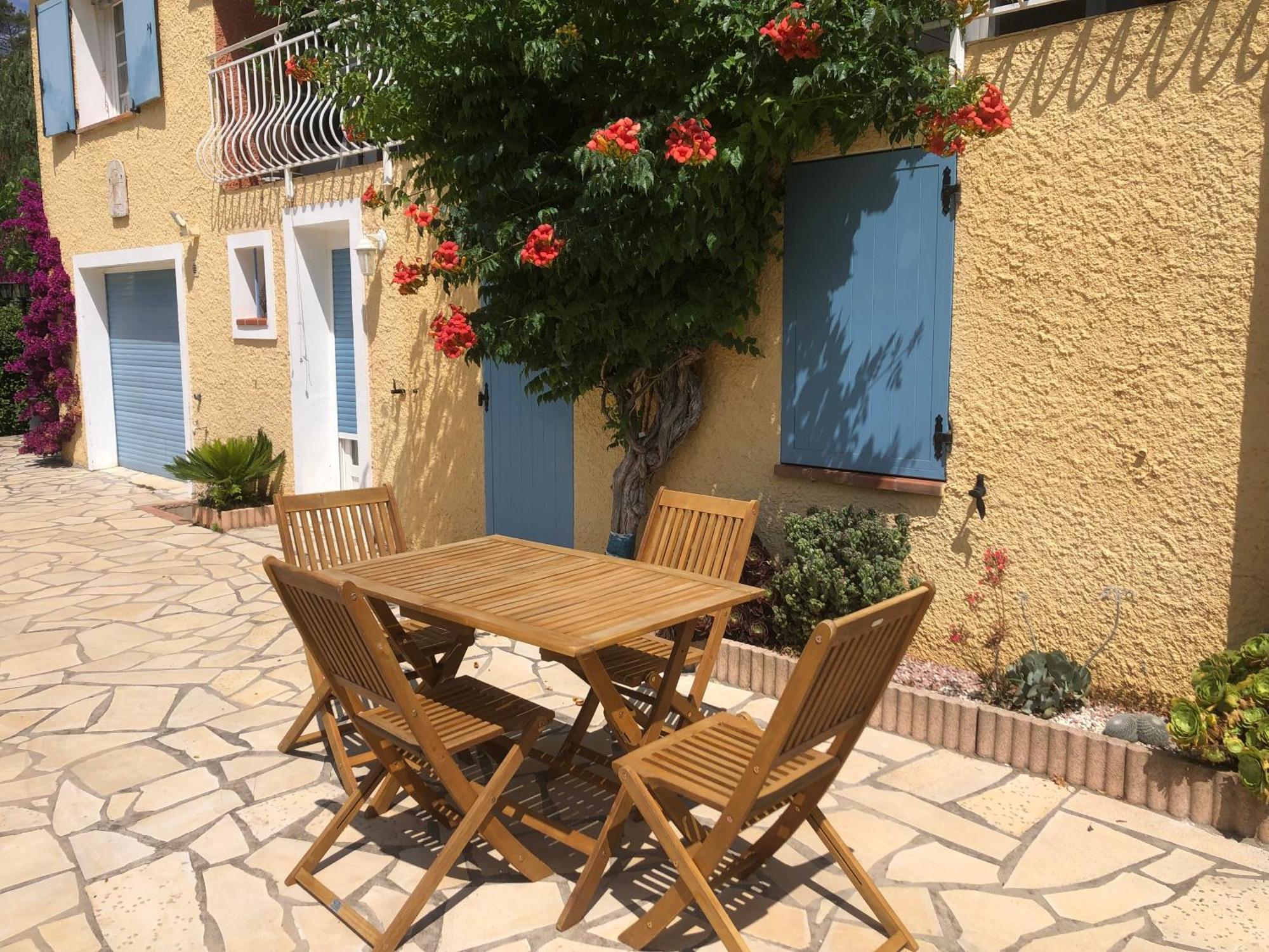 Appartement Dans La Colline Belgentier Kültér fotó