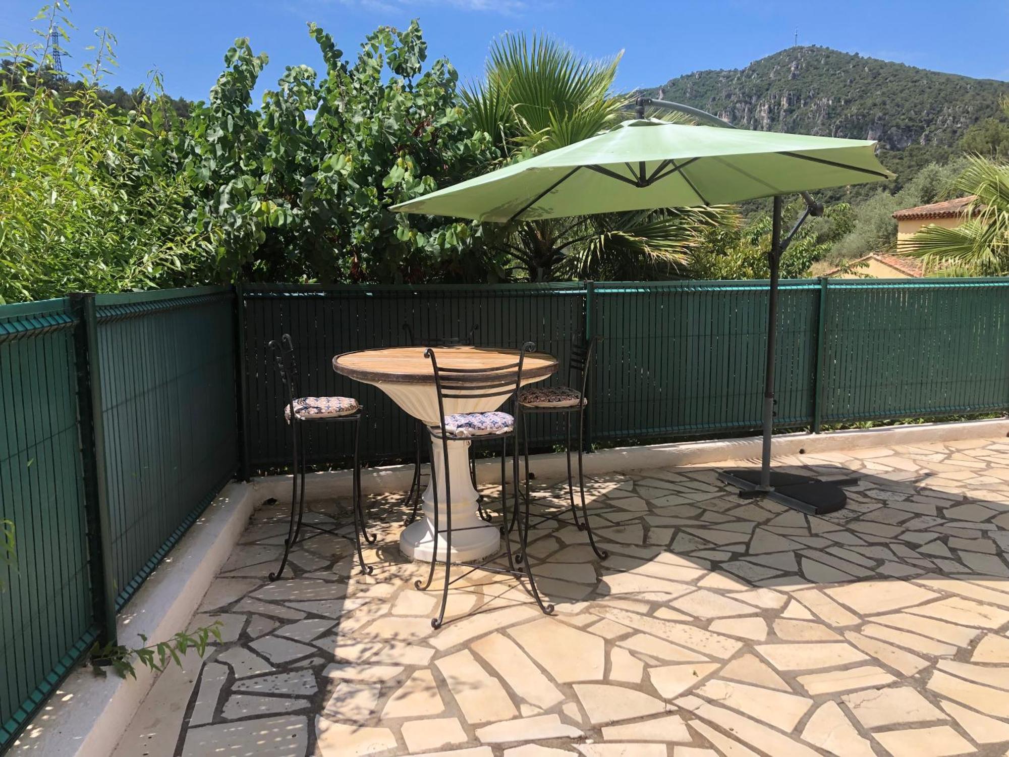 Appartement Dans La Colline Belgentier Kültér fotó